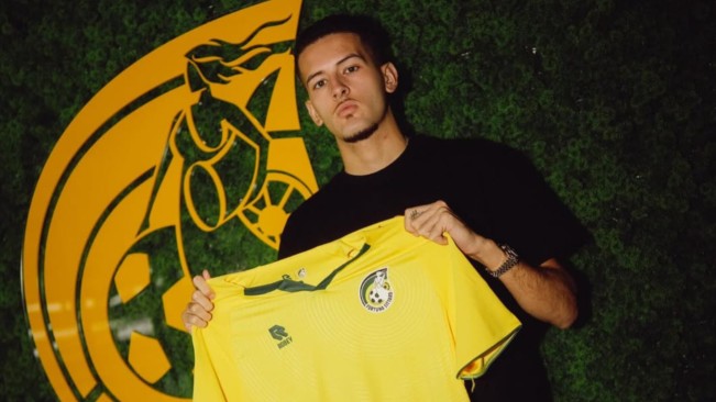Bek Timnas Indonesia, Justin Hubner resmi berseragam Fortuna Sittard.  [Instagram/@justinhubner5]